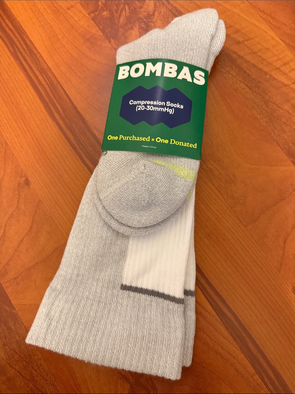 Bombas Light Gray & White Men's Compression Athletic Socks